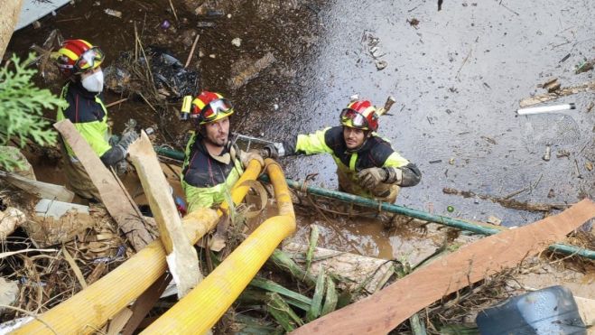 Los bomberos de la Diputación de León en Valencia. | @DIPUTACIONLEON