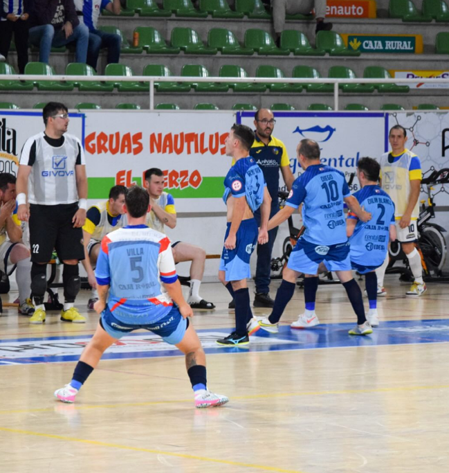 Momento de la celebración del gol en el último instante ante Arévalo. | CDPONFESALA