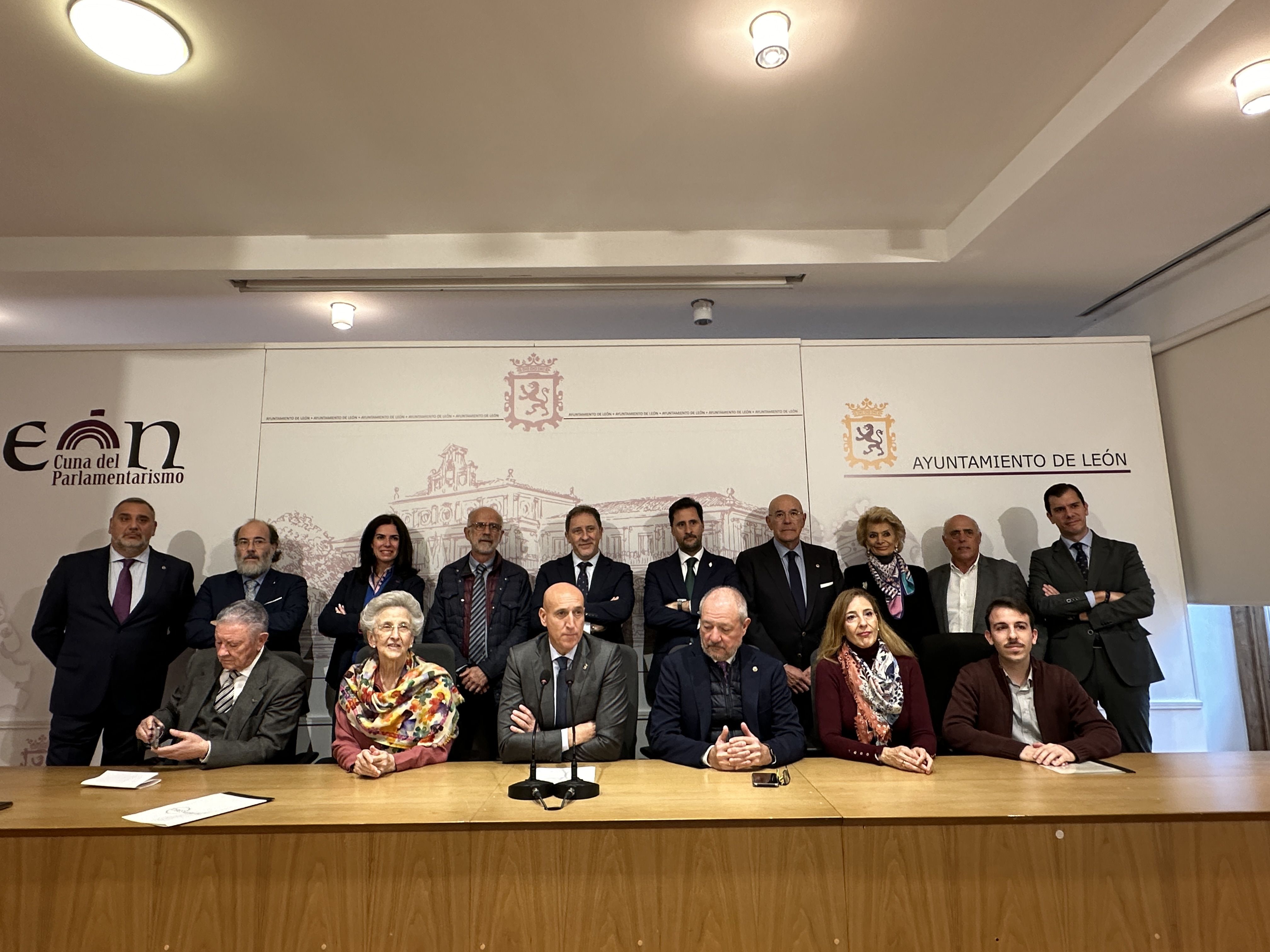 Un instante de la presentación en el salón de los Reyes de San Marcelo. | L.N.C.