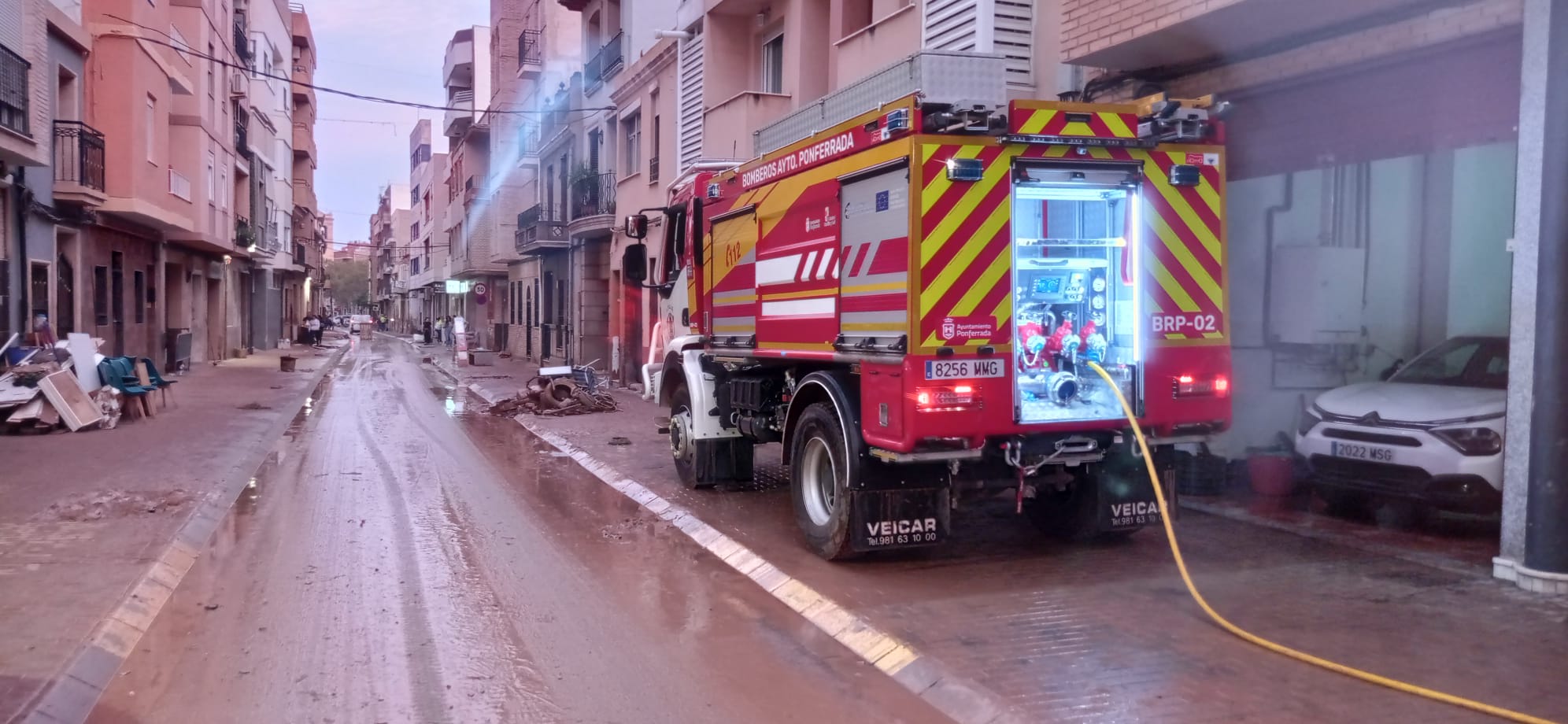 Trabajos de los bomberos de Ponferrada en Aldaia. 