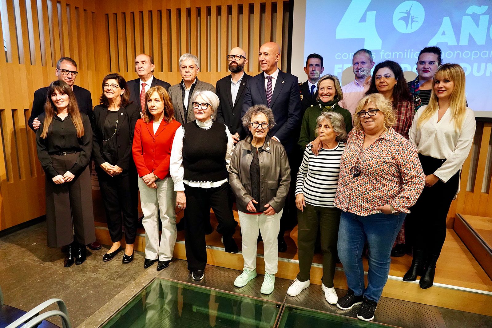 Foto de familia de los asistentes a la celebración del aniversario de la Fundación Isadora Duncan. | ICAL