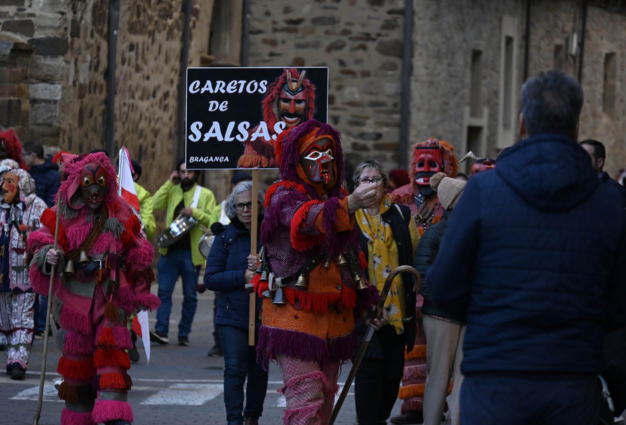 Desfile Mascaradas La Bañeza | SAÚL ARÉN