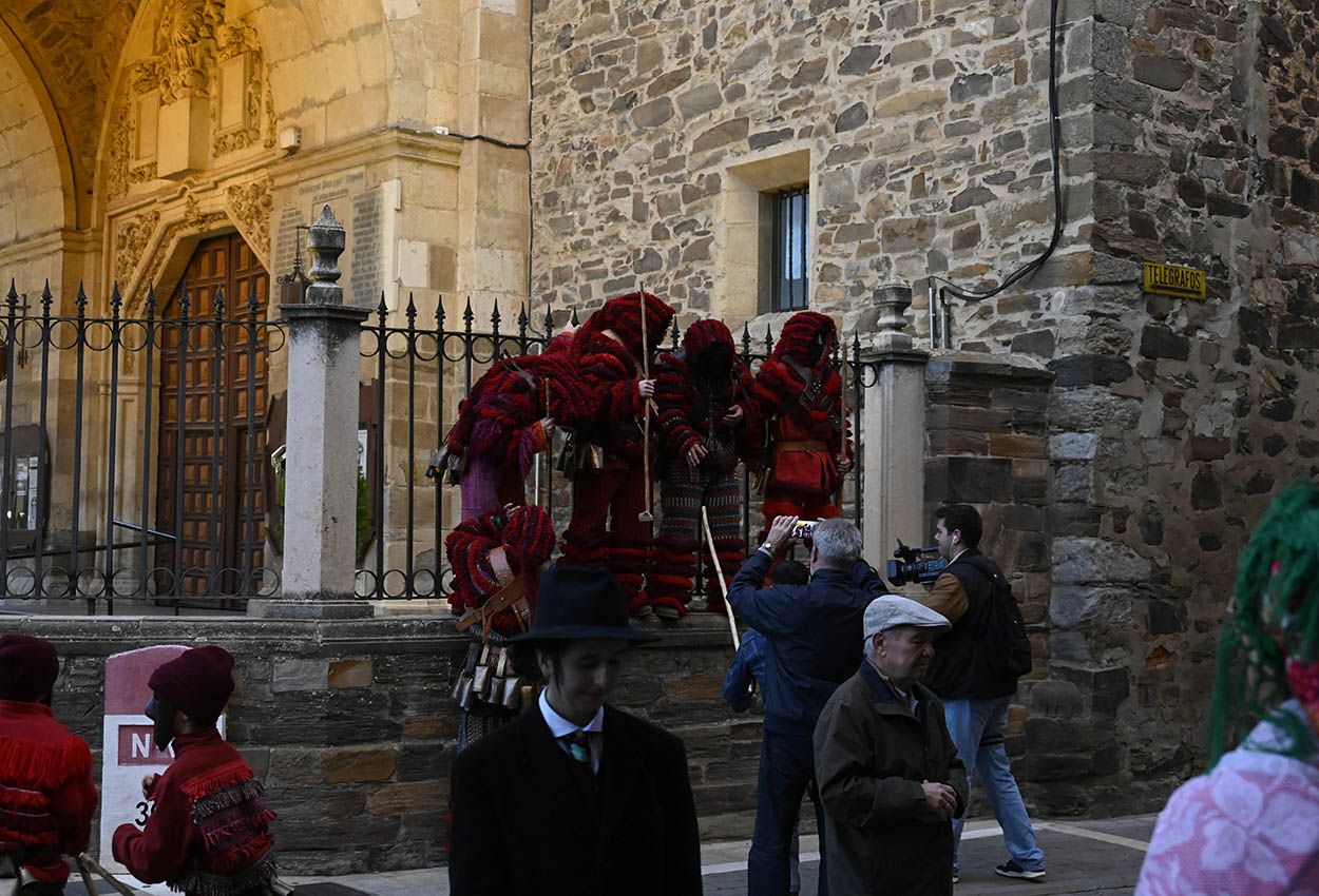 Desfile Mascaradas La Bañeza | SAÚL ARÉN