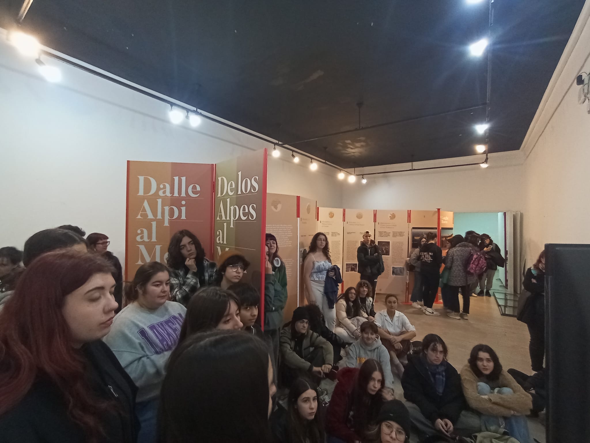 Un instante de la inauguración ayer en la Escuela de Arte de León. | L.N.C.