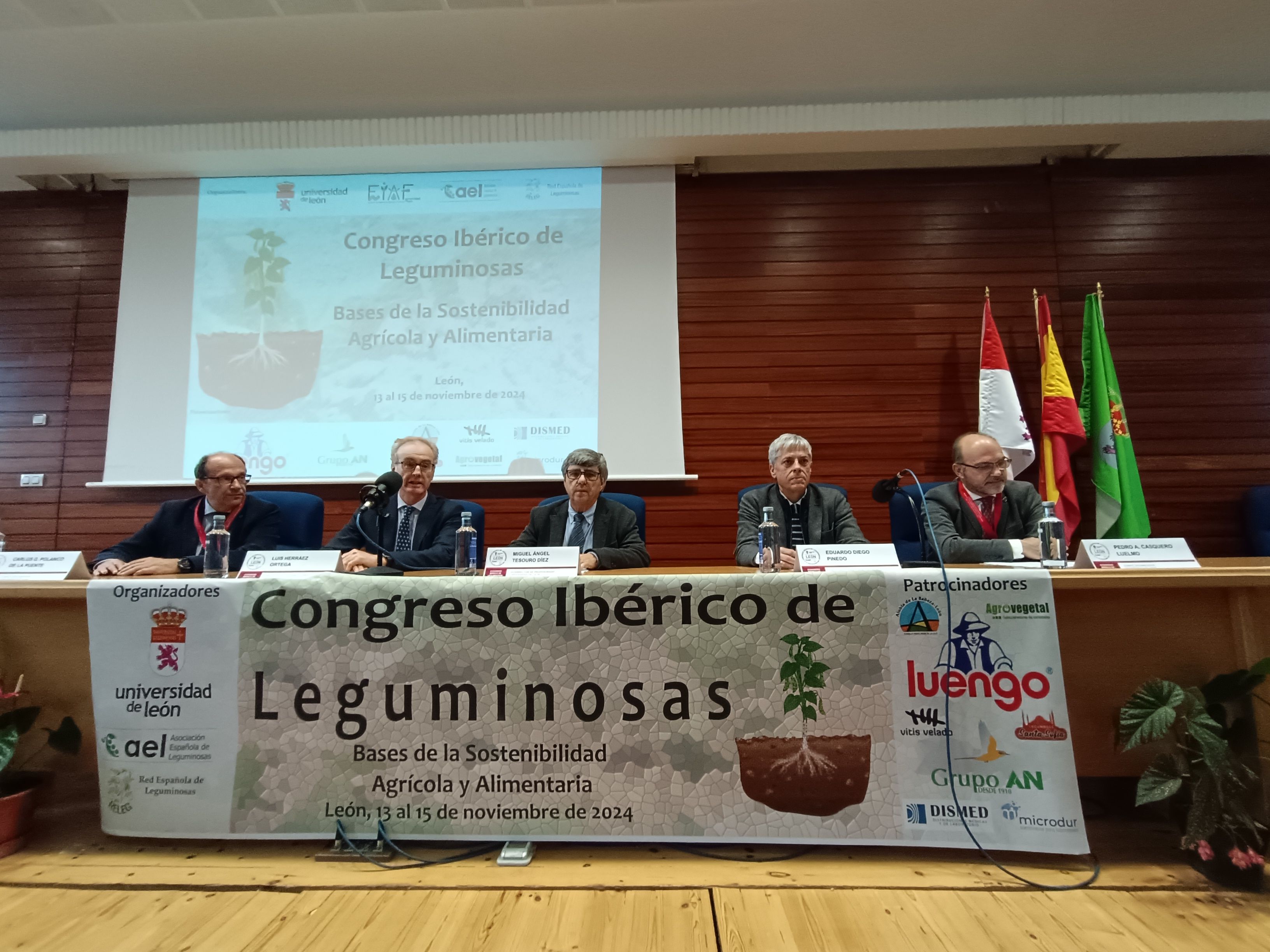 Un instante de la inauguración del Congreso Ibérico de leguminosas. | l.N.C.