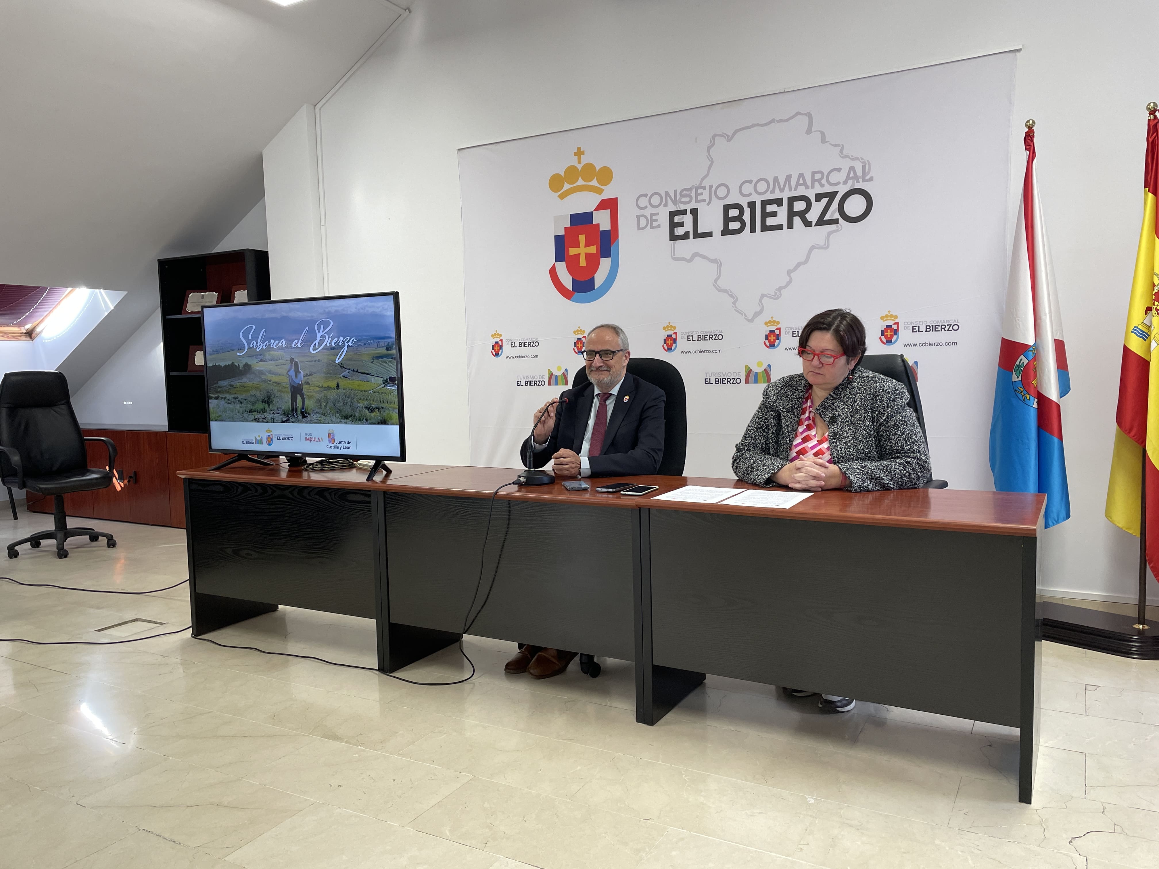 Presentación de la campaña que llevará el Bierzo a Arpa. | JAVIER FERNÁNDEZ