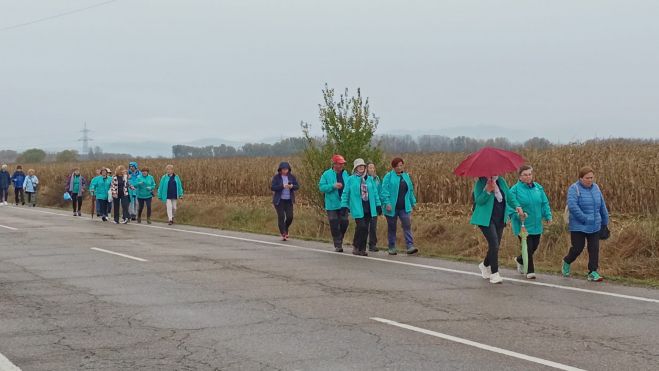 Un instante de la marcha en dirección a Santa María. | L.N.C.