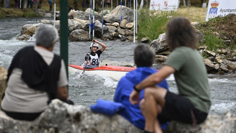 El de Aguas Bravas, en el Valle de Sabero, es el único canal natural con caudal garantizado. | SAÚL ARÉN