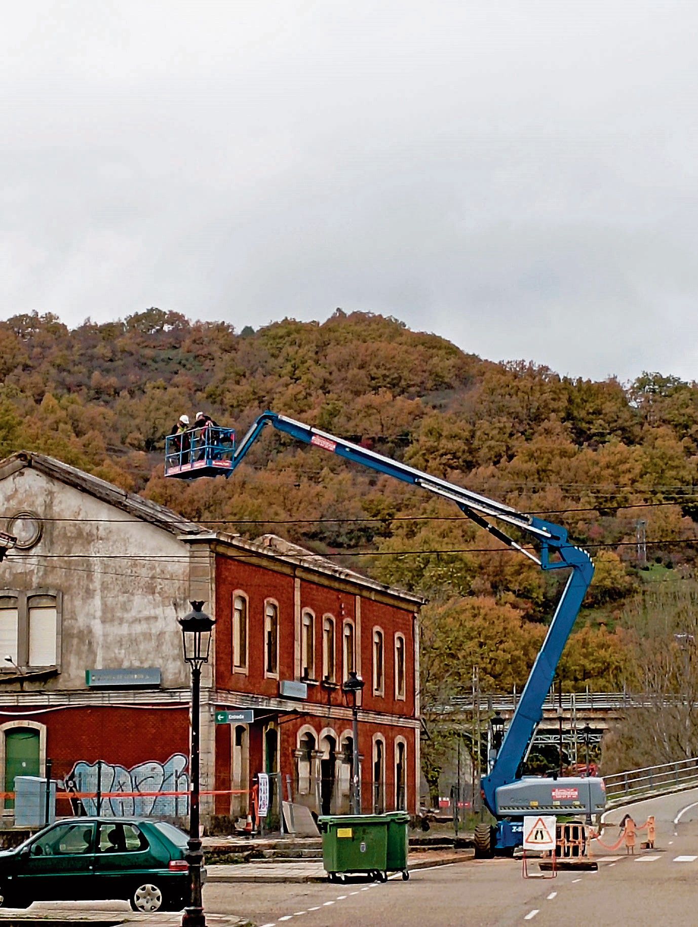 Las obras para reconvertir la estación ya han comenzado. | E. NIÑO