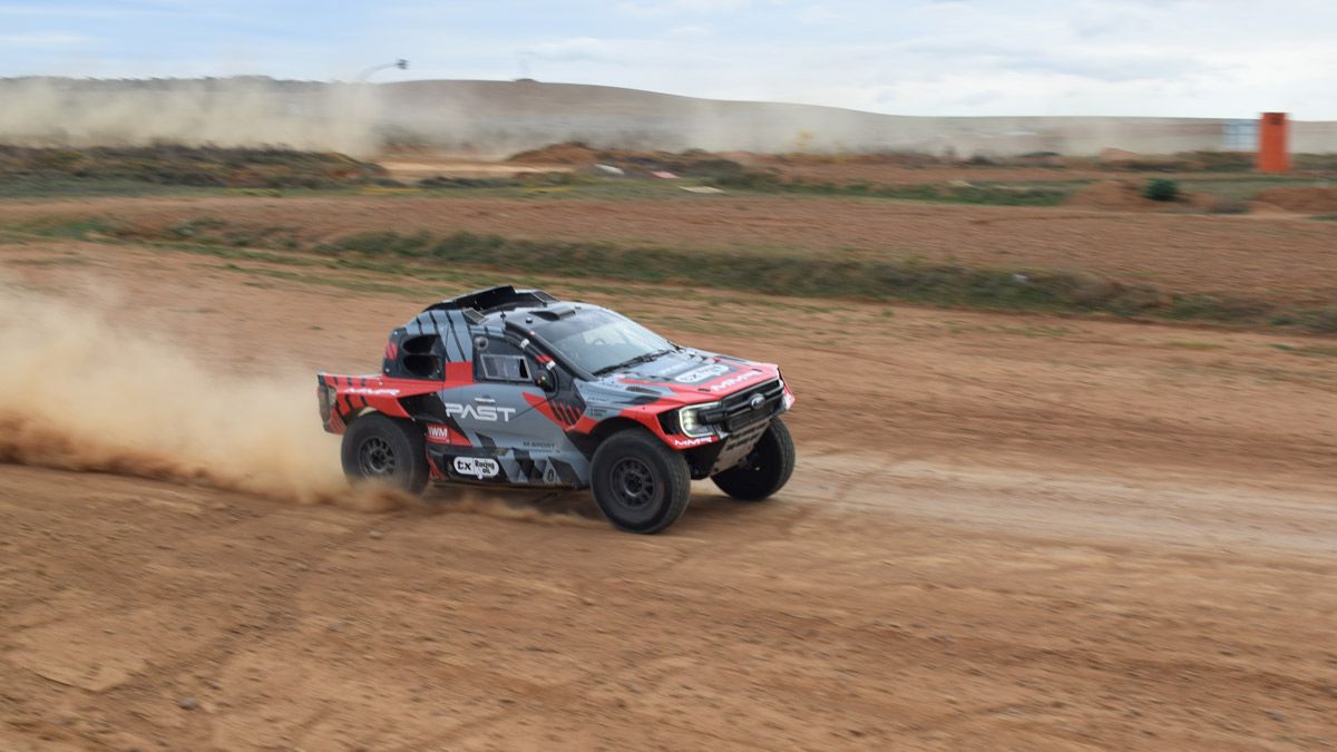 Pau Navarro durante su entrenamiento en el circuito. | ALEJANDRO RODRÍGUEZ