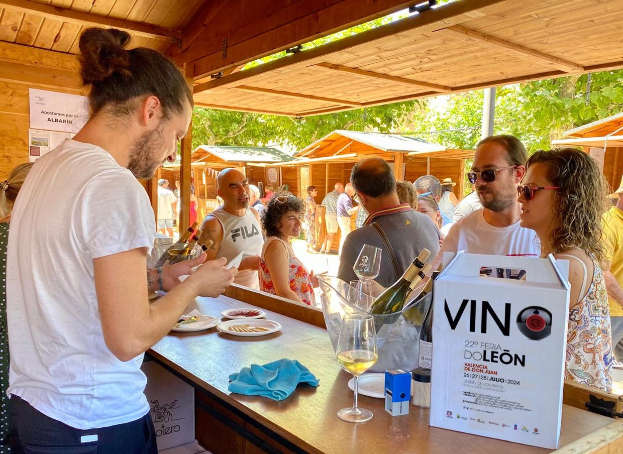 Uno de los stands de la Feria del Vino de la DO León. | L.N.C.