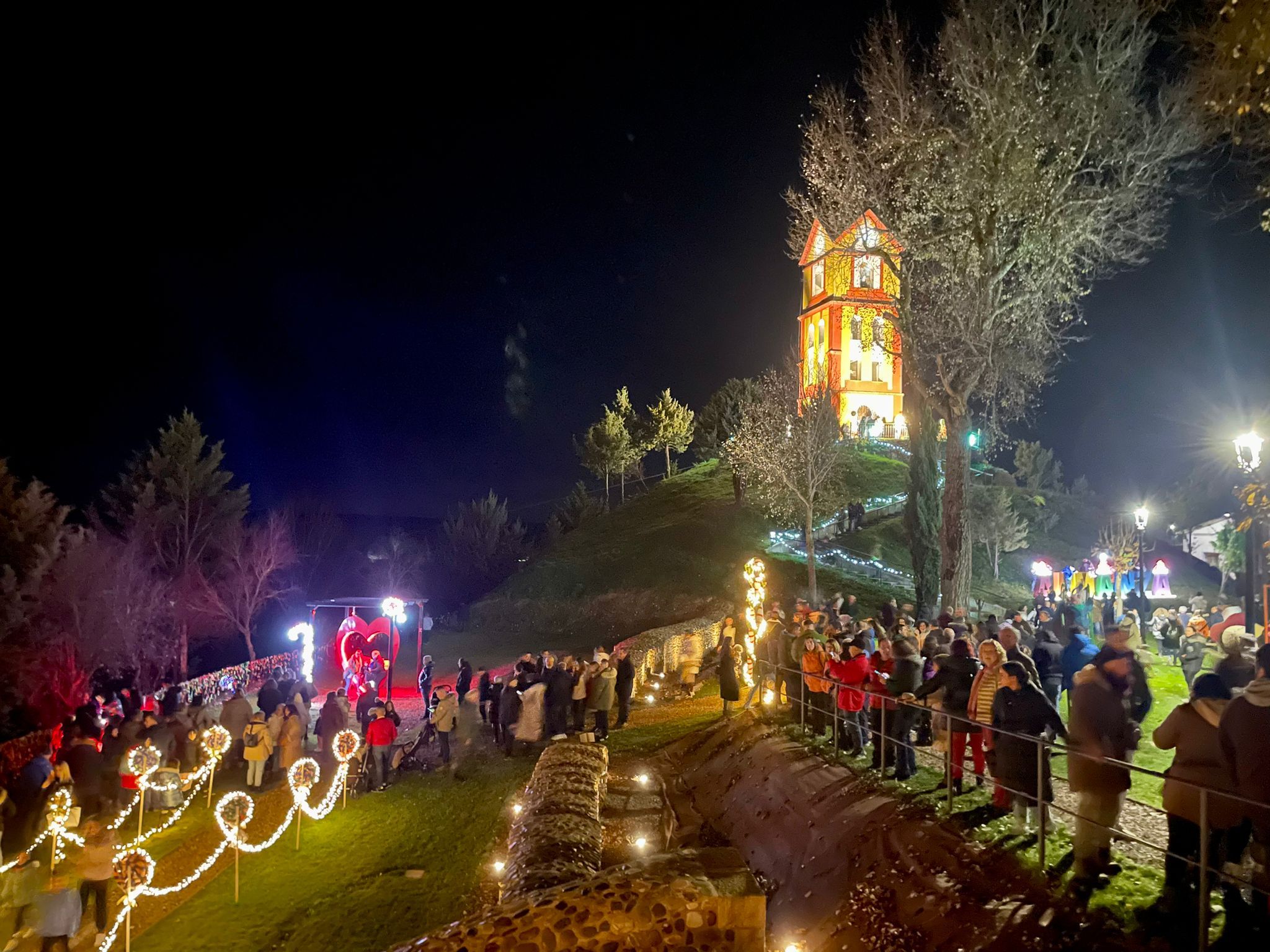 Encendido de la Navidad en Almanza.