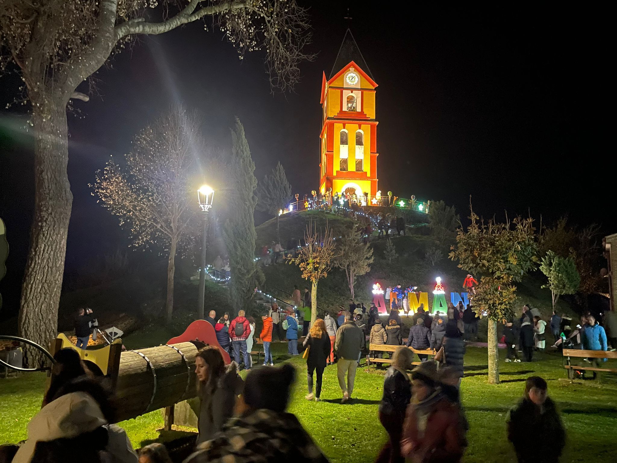 Encendido de la Navidad en Almanza.