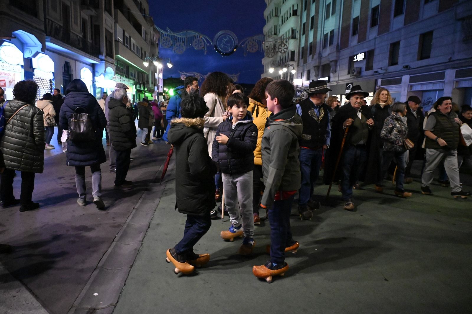 En la Madreñada había participantes de todas las edades. | SAÚL ARÉN