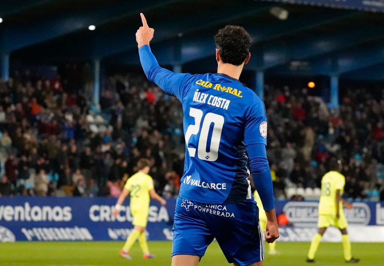 Costa celebrando el primer gol de la Deportiva ante el Amorebieta | SDP