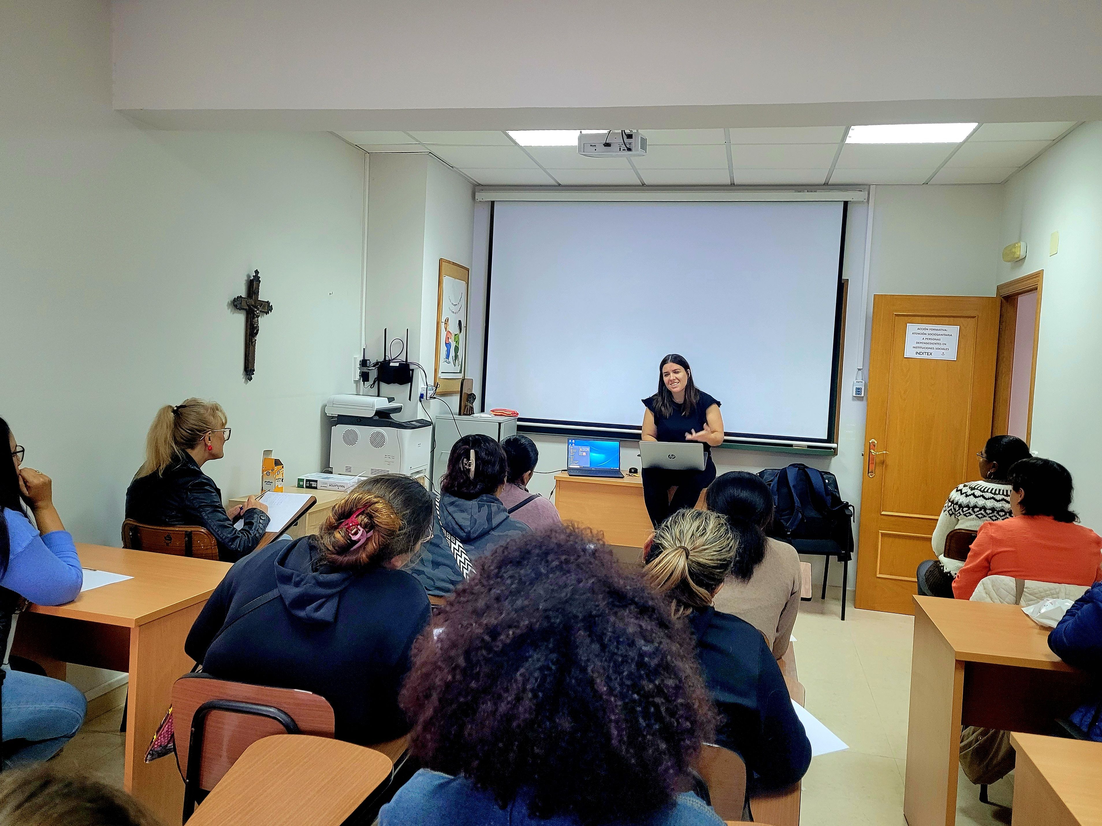 Curso atención sociosanitaria con Inditex.