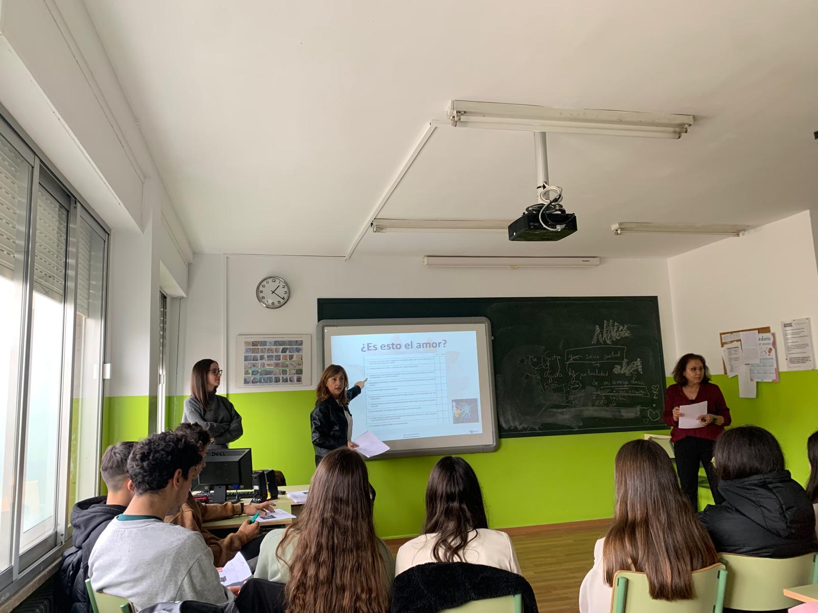 Charla de educación sexual y violencia de género en el San José Obrero.