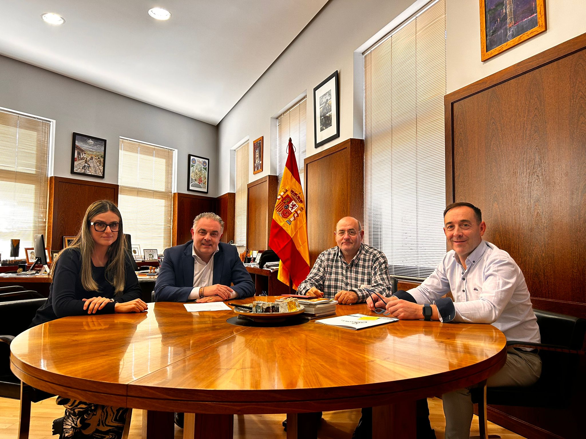 Participantes en la reunión para la valoración y recuento del estado de todos los proyectos. L.N.C.