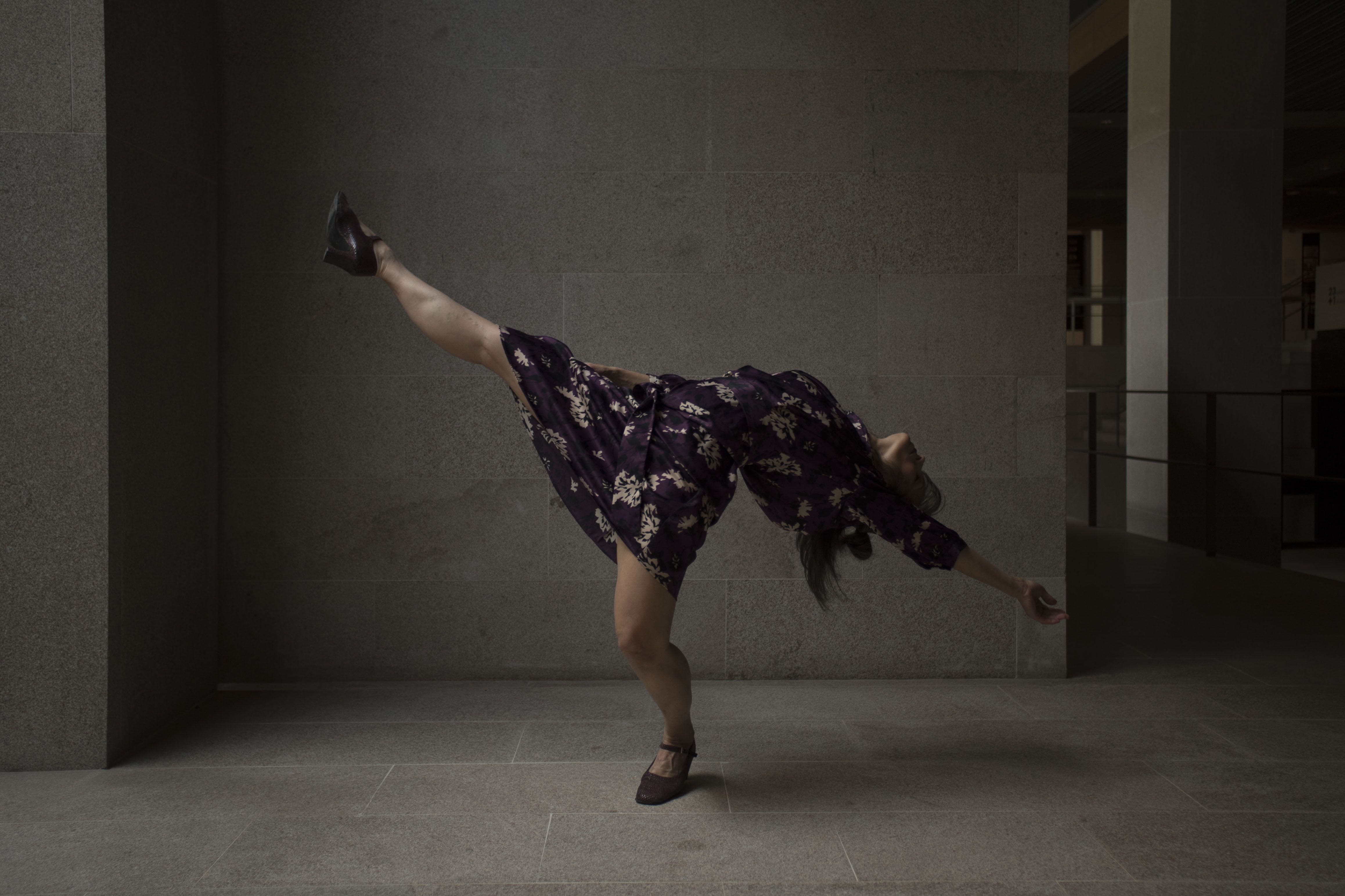 Una imagen de la pieza de danza ‘Anfibia’ de la artista cubana Ana Beatriz Pérez Enríquez. | L.N.C.