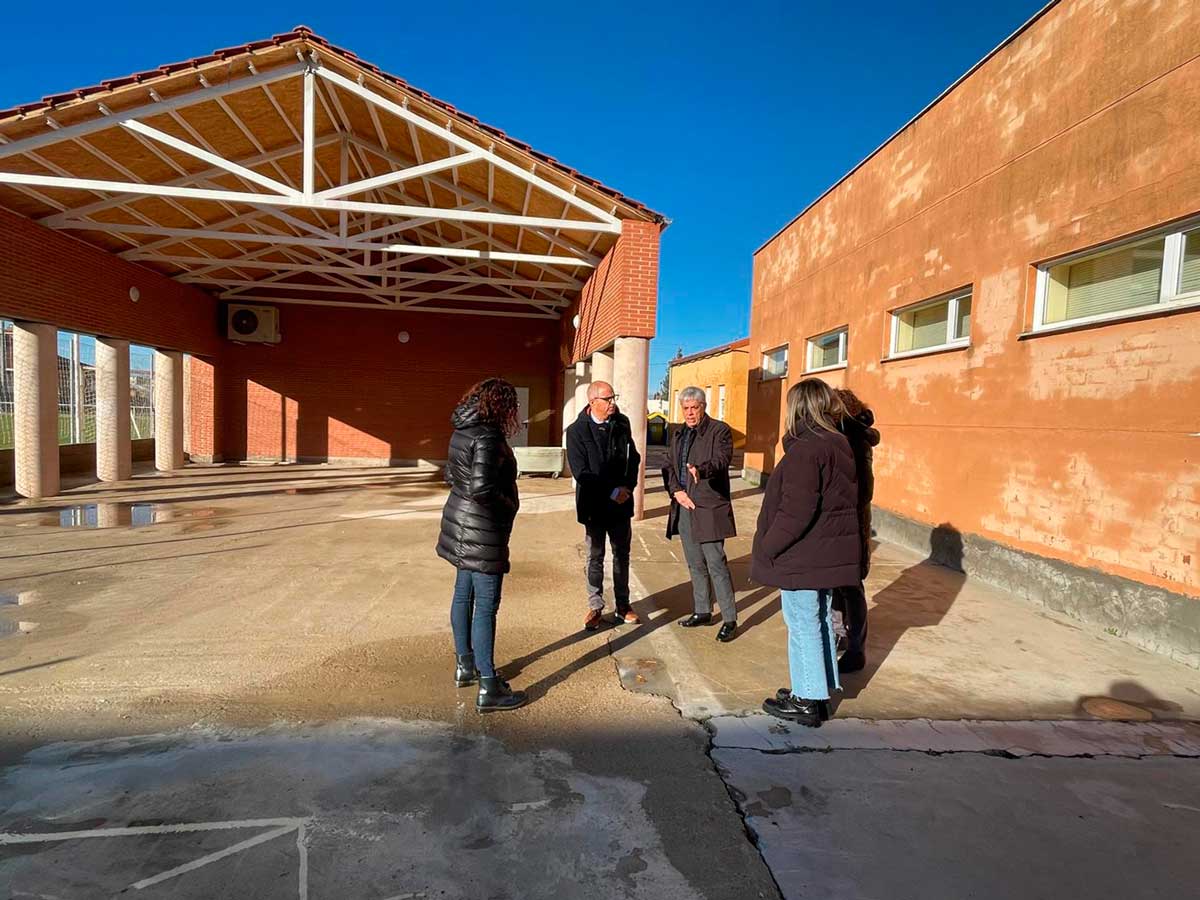 Visita del delegado Eduardo Diego al CRA Villacedré. | L.N.C.