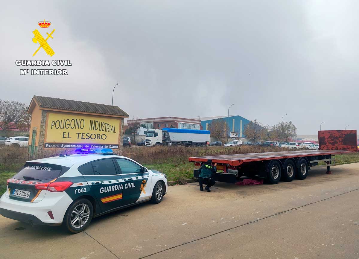 El desguace se encuentra en el polígono industrial de Valencia de Don Juan. | L.N.C.