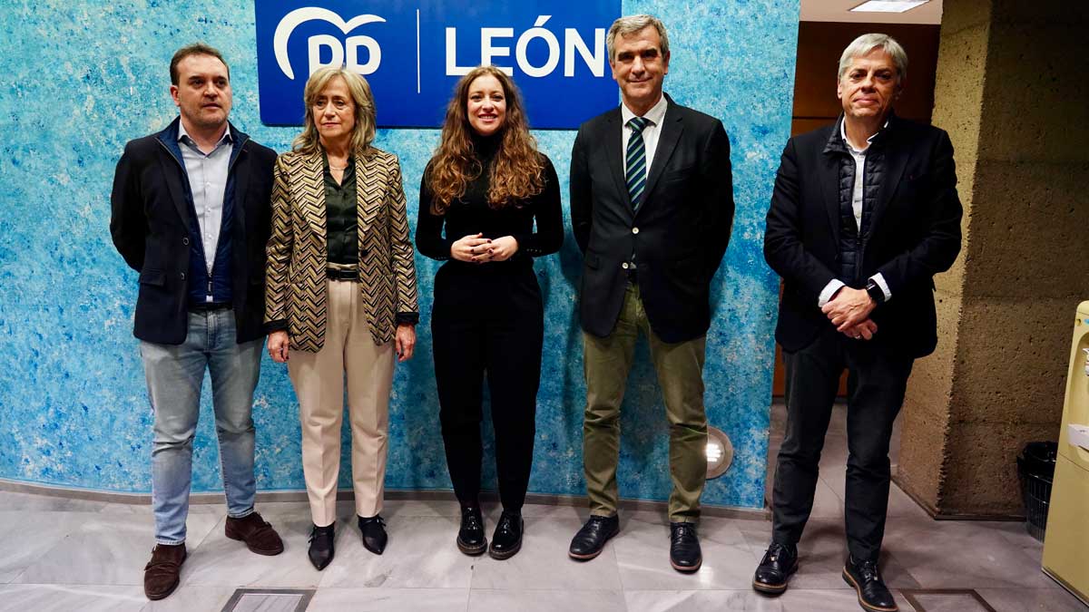 Representantes del PP en la jornada celebrada ayer en León. | ICAL