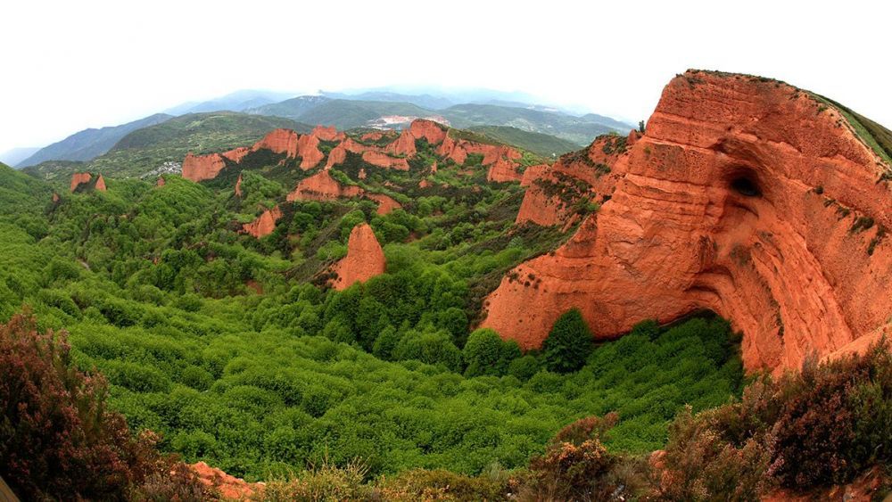 Las Médulas es el exponente central de la minería romana en el Bierzo. | Ical