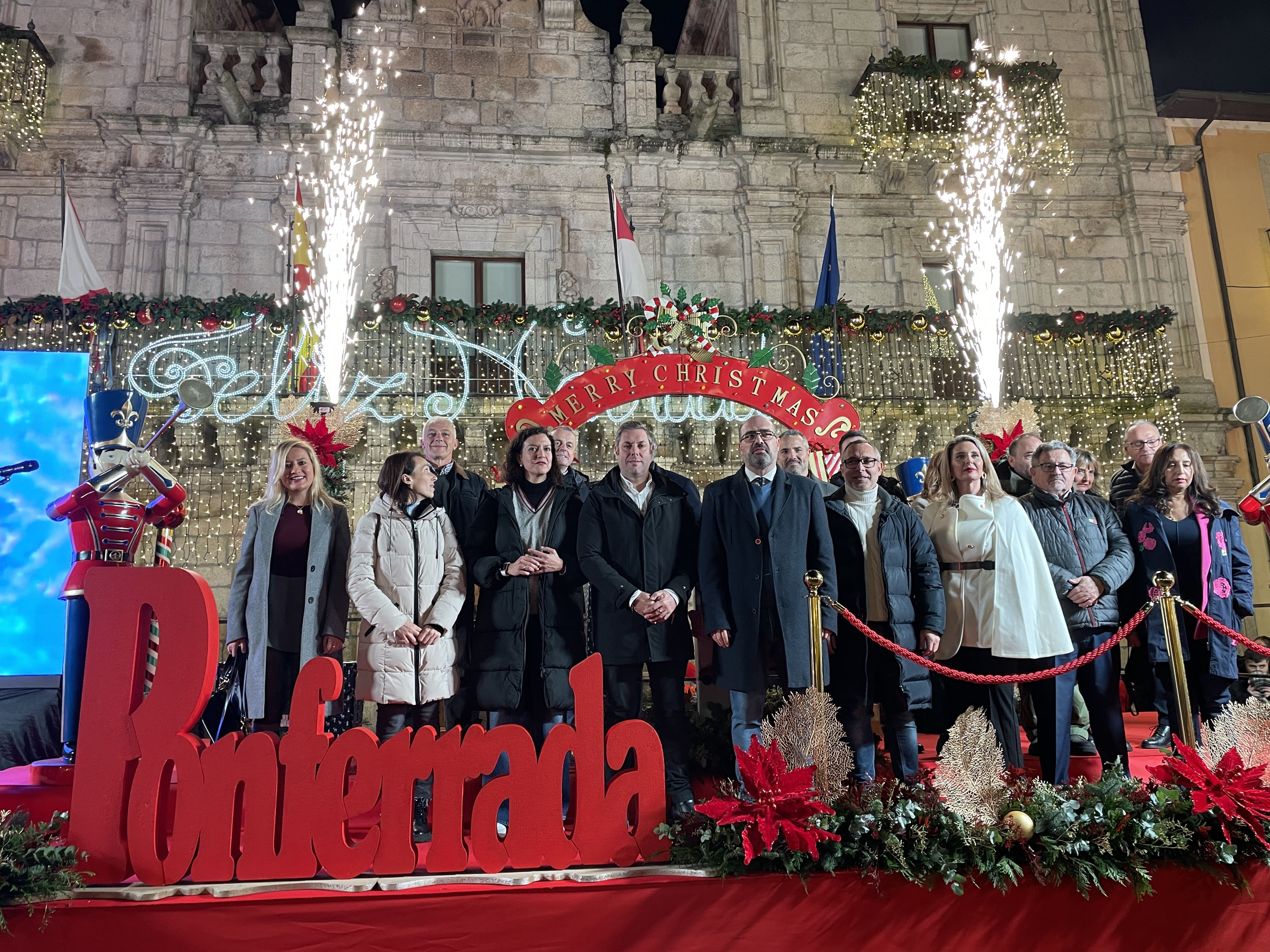 Acto del encendido de las luces. | JAVIER FERNÁNDEZ