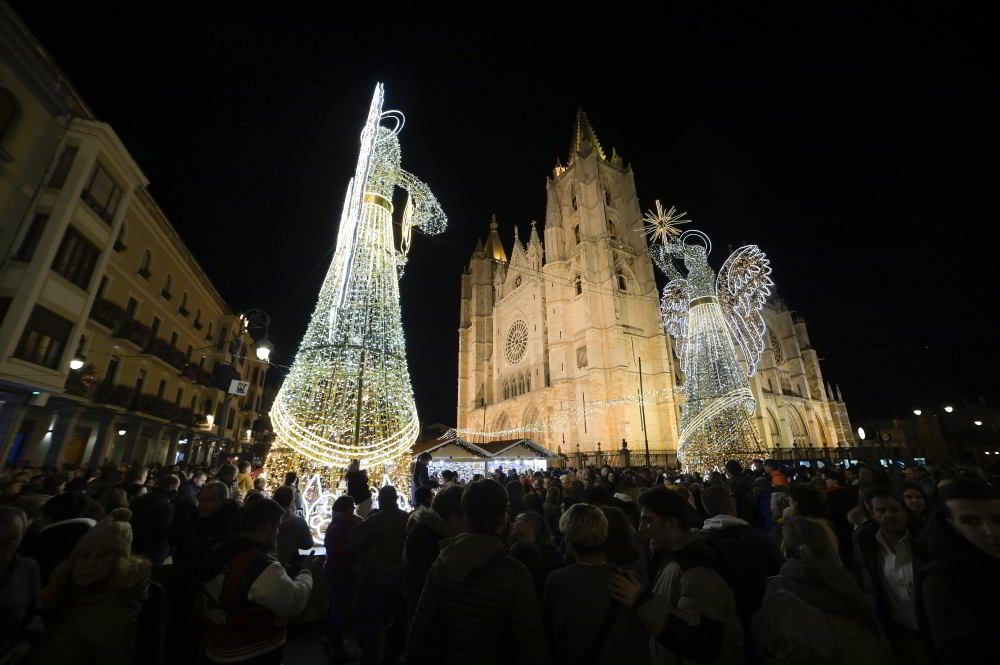 León recibe la Navidad. | MAURICIO PEÑA