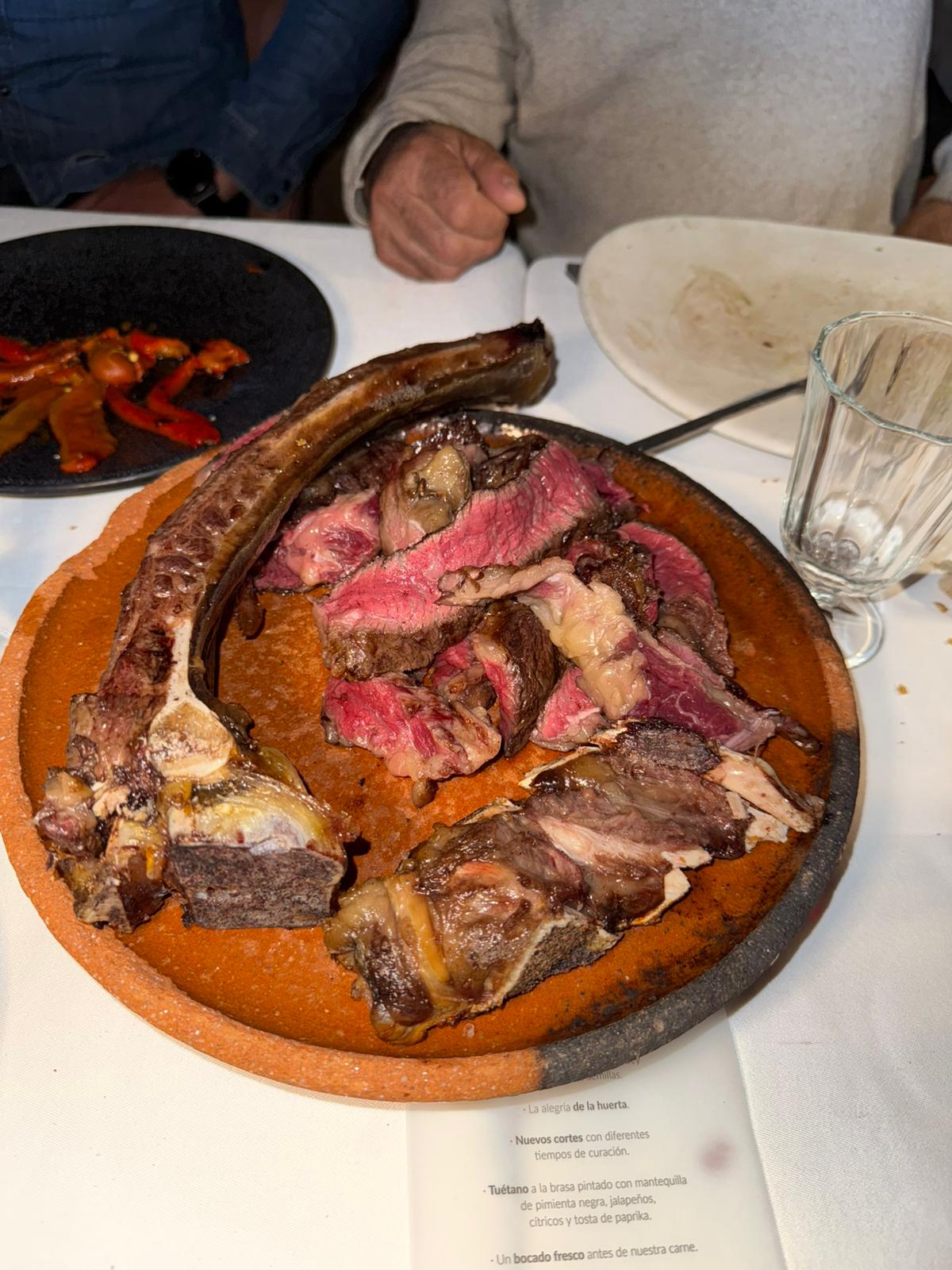 Imagen de la degustación de mantequera leonesa.