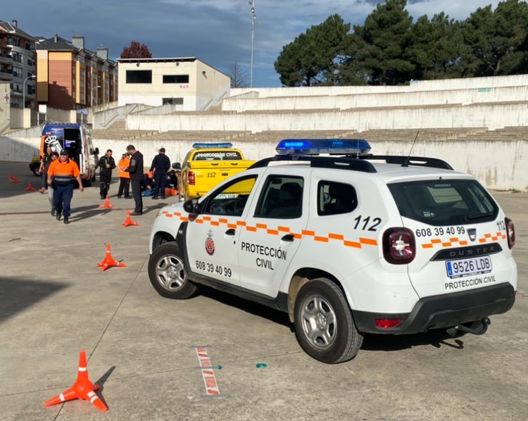 Formación realizada por los voluntarios de Santa María del Páramo. | L.N.C.