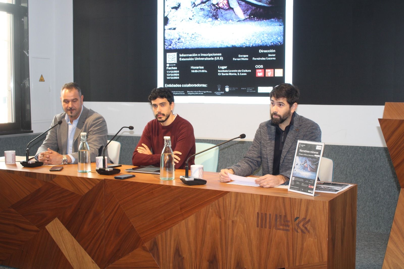 Un instante de la presentación del ciclo de jornadas ‘Narrativas mineras’ que tuvo lugar ayer en la sede del ILC. | L.N.C.