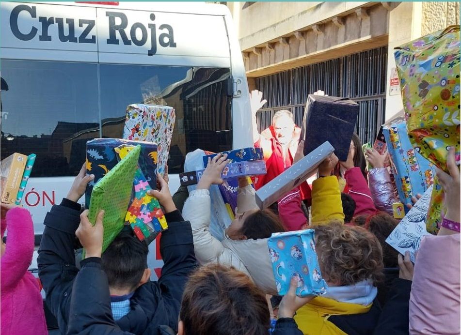 Campaña de Cruz Roja en León del juguete solidario. | L.N.C.