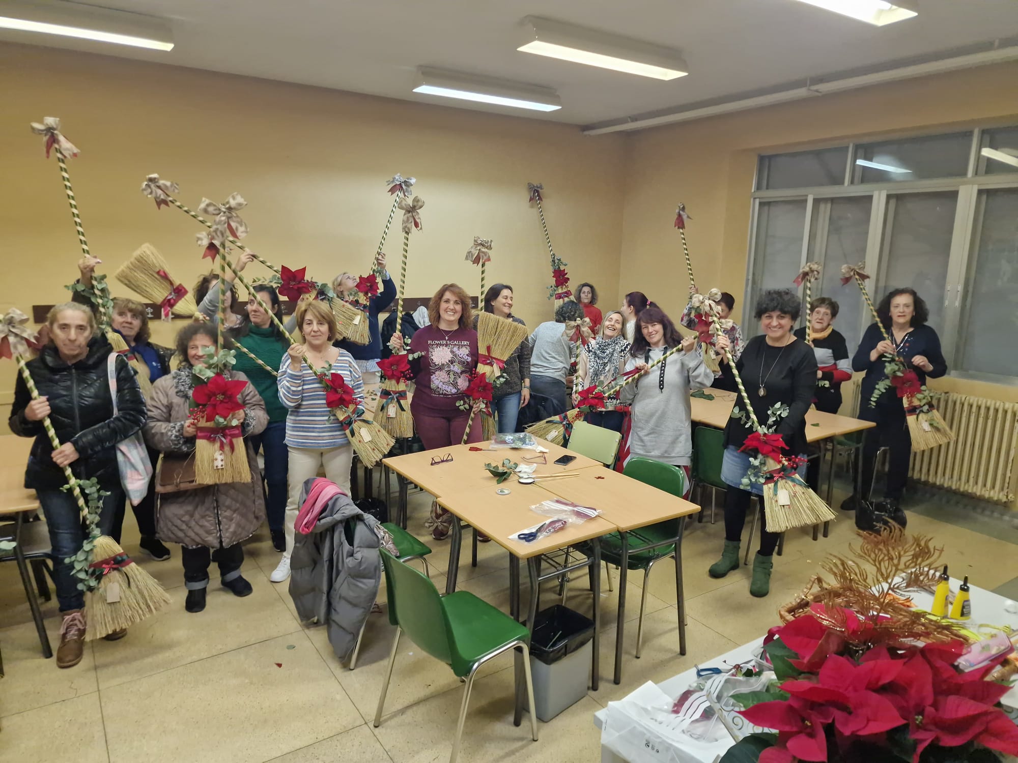 Participantes en el taller navideño de manualidades. | L.N.C.