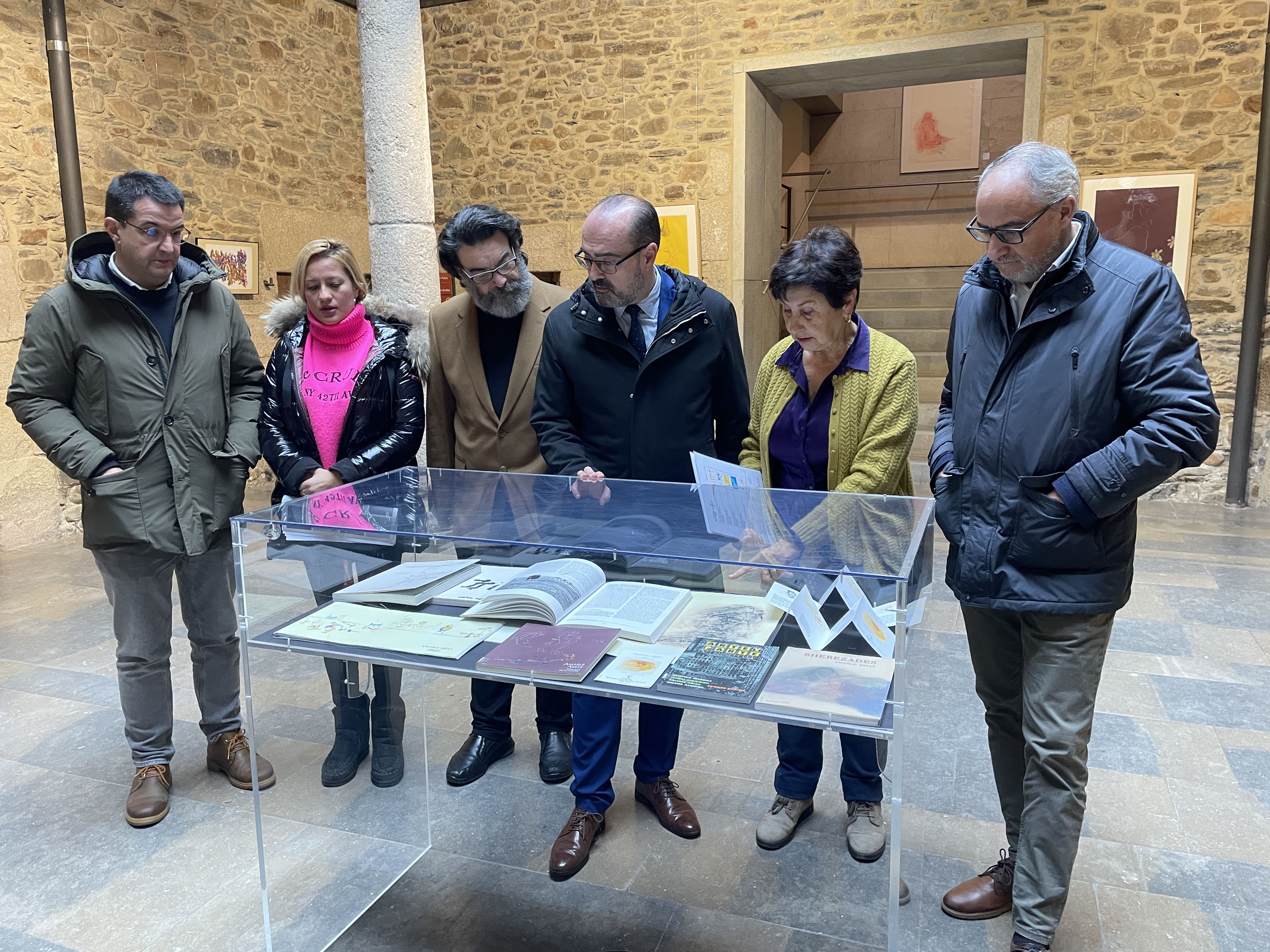 Presentación de la muestra de obras de Amable Arias. | JAVIER FERNÁNDEZ