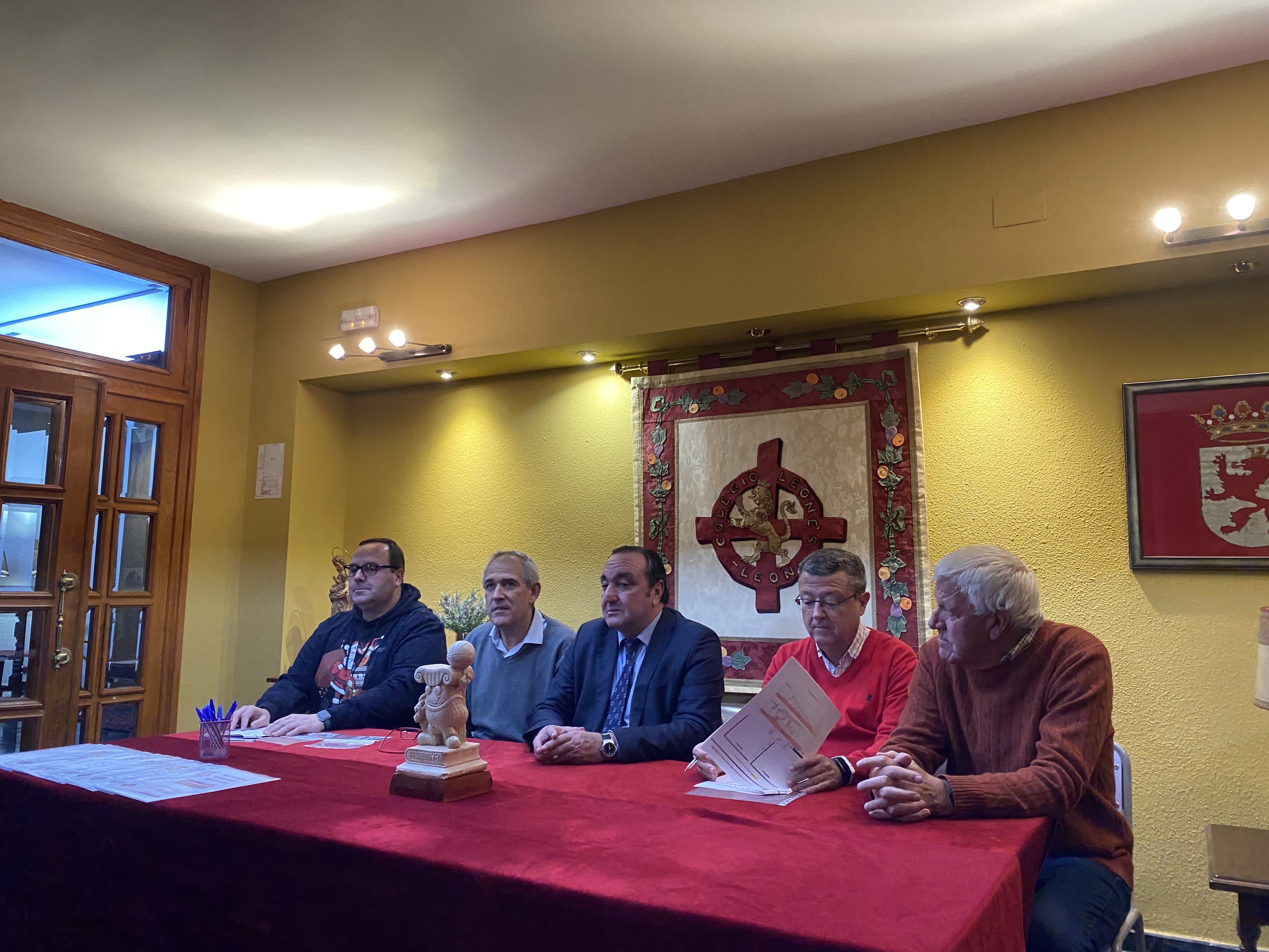 Un instante de la presentación del torneo Colegio Leonés. | L.N.C.