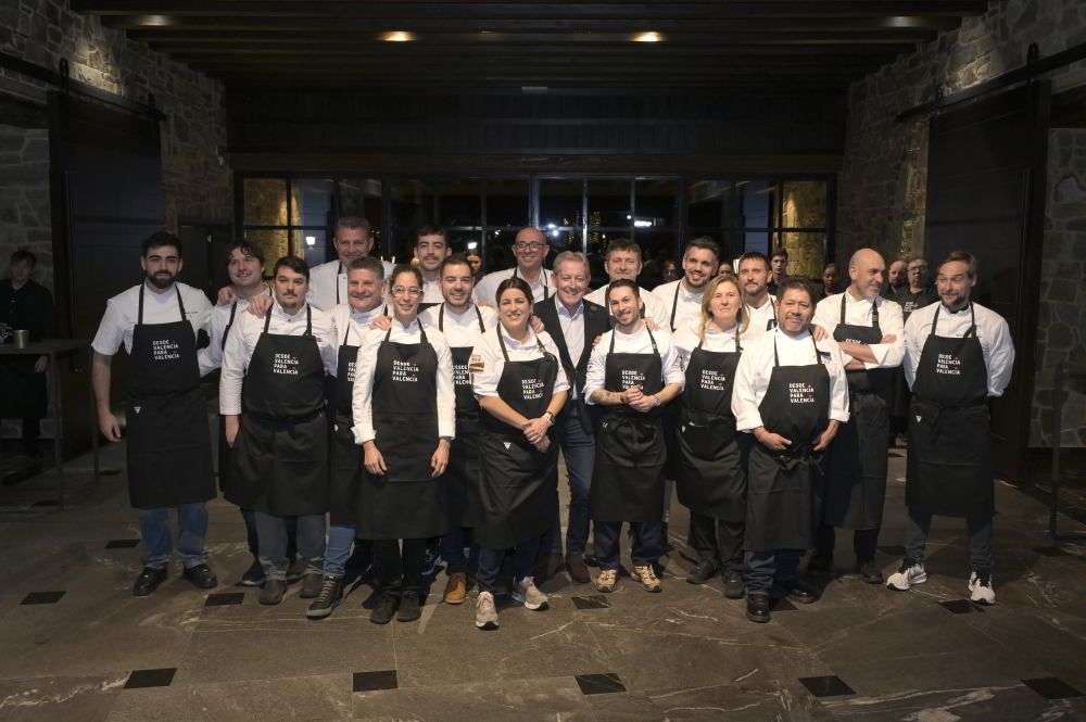 Los cocineros con estrella Michelin de Castilla y León que han participado en la cena. | MAURICIO PEÑA