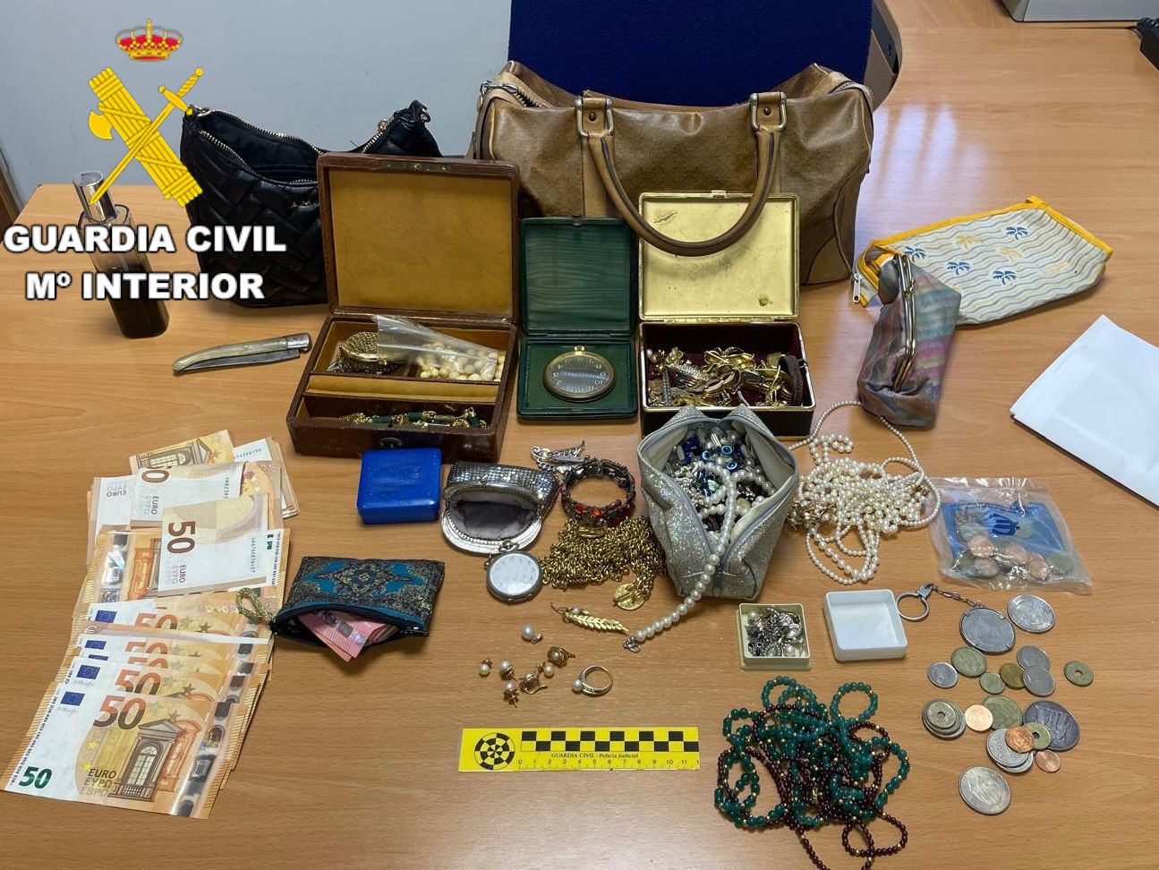 Joyas y efectos recuperados. |Guardia Civil