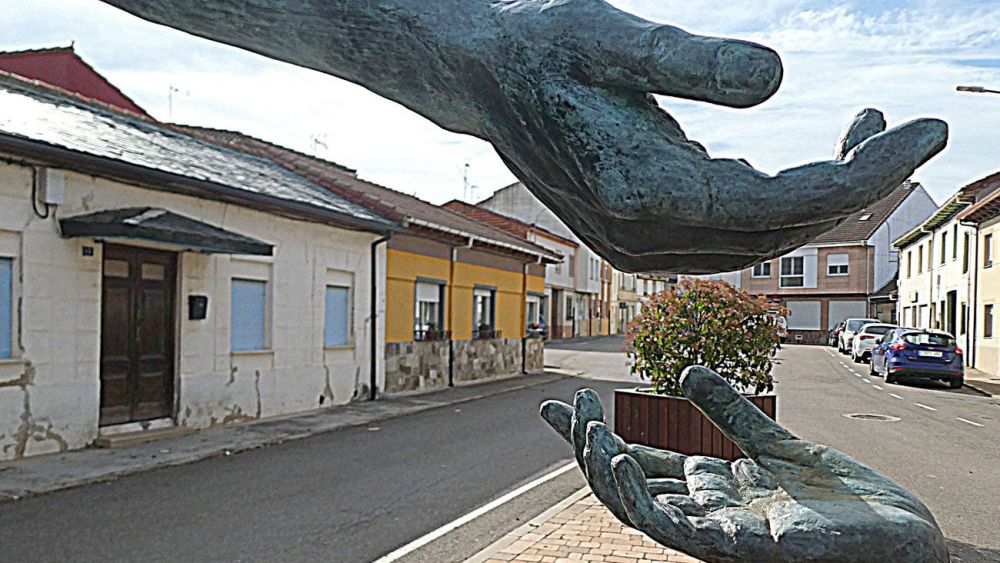 Detalle de la escultura ‘Mañana por ti’. | GREGORIO FERNÁNDEZ CASTAÑÓN