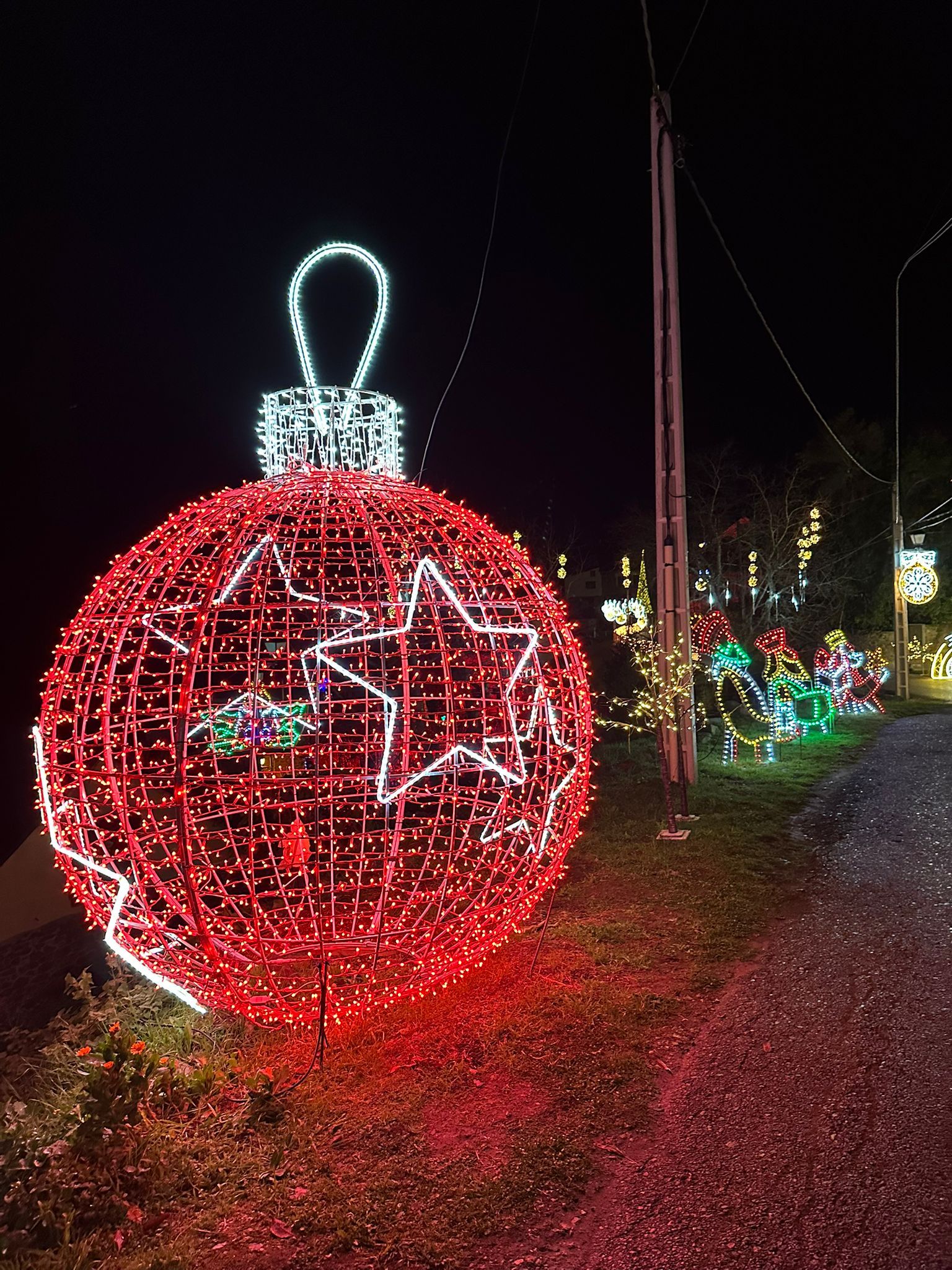 Librán inició la Navidad con su espectacular iluminación. 