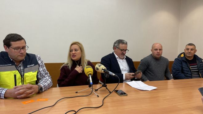 Ayuntamiento de Ponferrada, Dornier y los taxistas presentan la iniciativa solidaria. | JAVIER FERNÁNDEZ