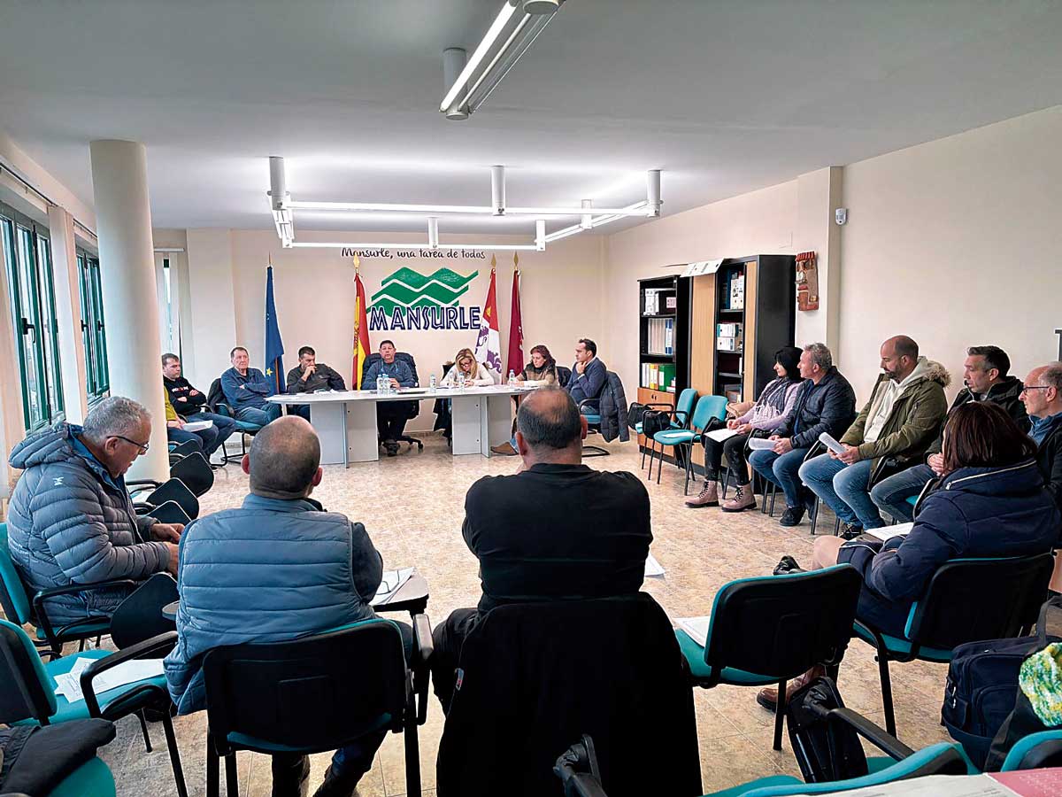 Un instante de la Asamblea General de Mansurle celebrada el miércoles en la sede de la mancomunidad en el polígono industrial de Valencia de Don Juan. | L.N.C.