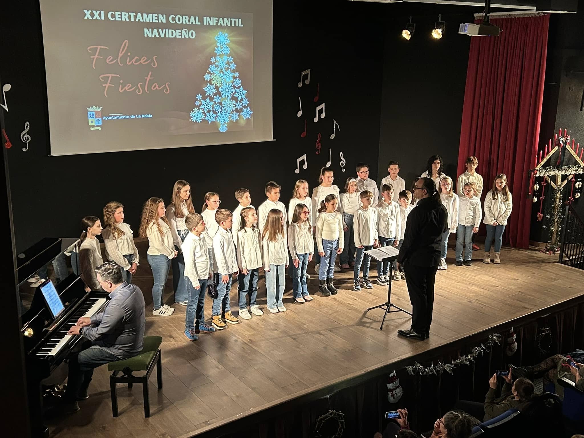 Un momento del XXI Certamen Coral Infantil Navideño celebrado en La Robla. 