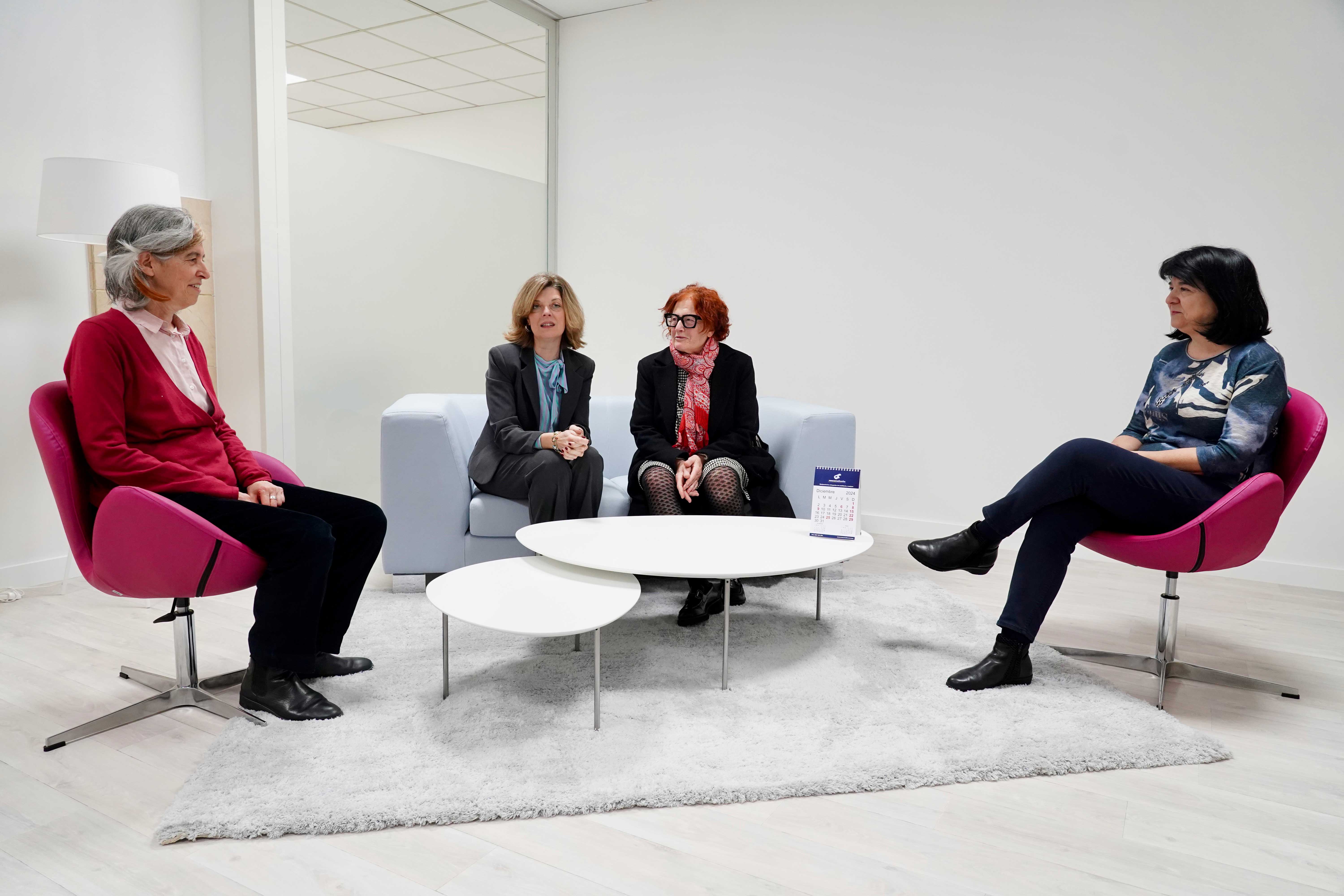 Inauguración del centro Atiendo en la calle Sampiro de la ciudad de León. | ICAL