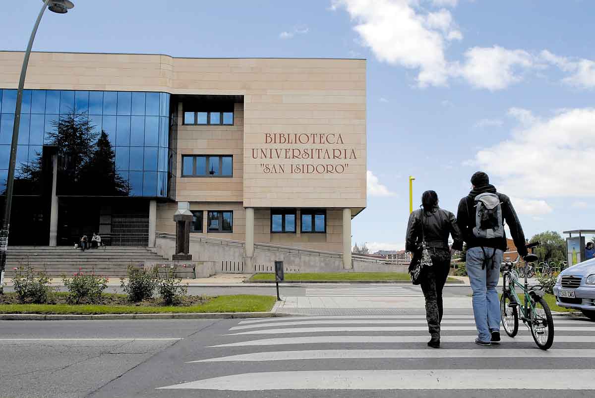 Los alumnos de la ULE que se gradúan en 4 años son menos de la mitad. MAURICIO PEÑA