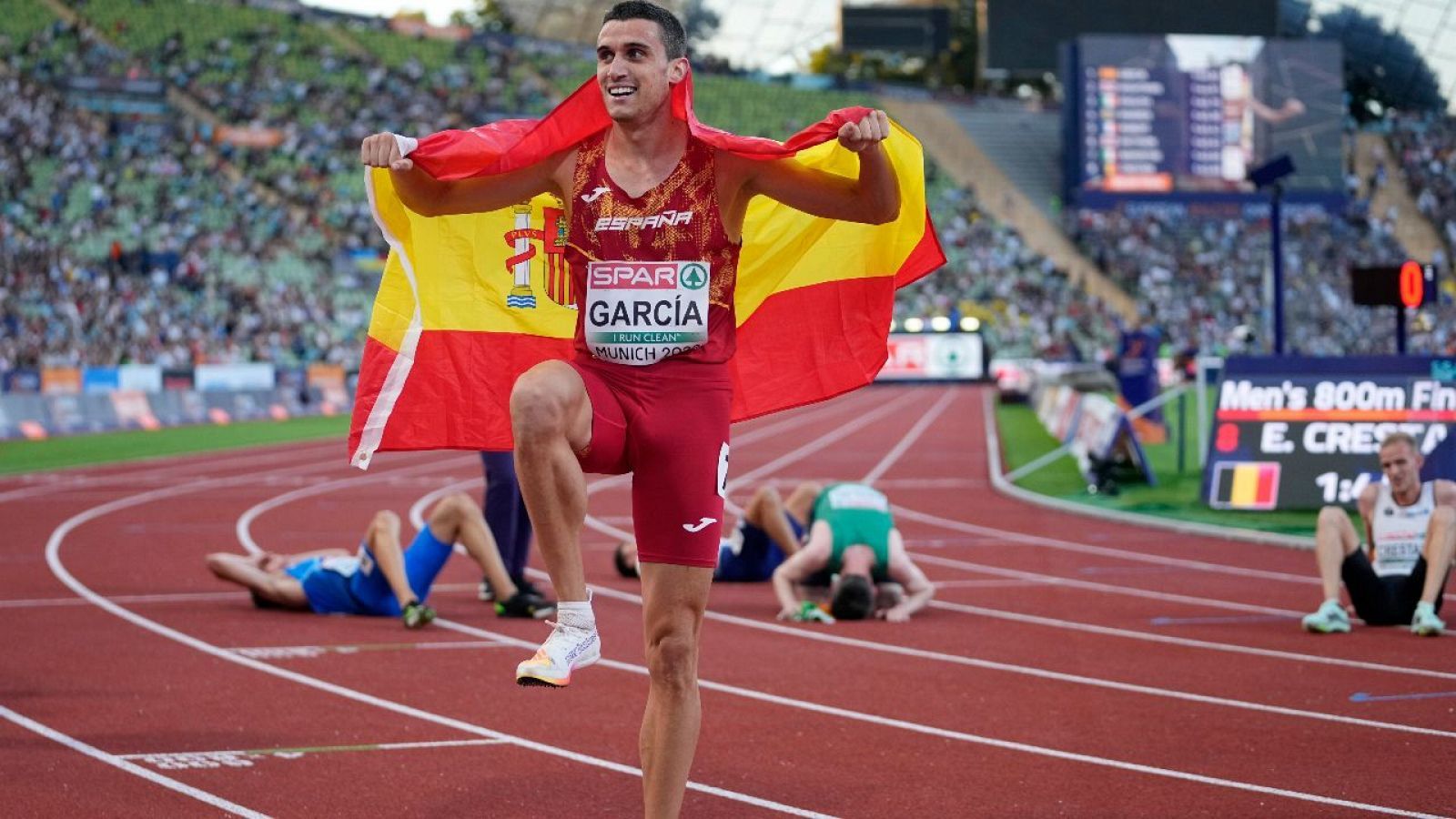 Mariano García, tras lograr en Múnich su título de campeón de Europa en los 800 metros. | RFEA