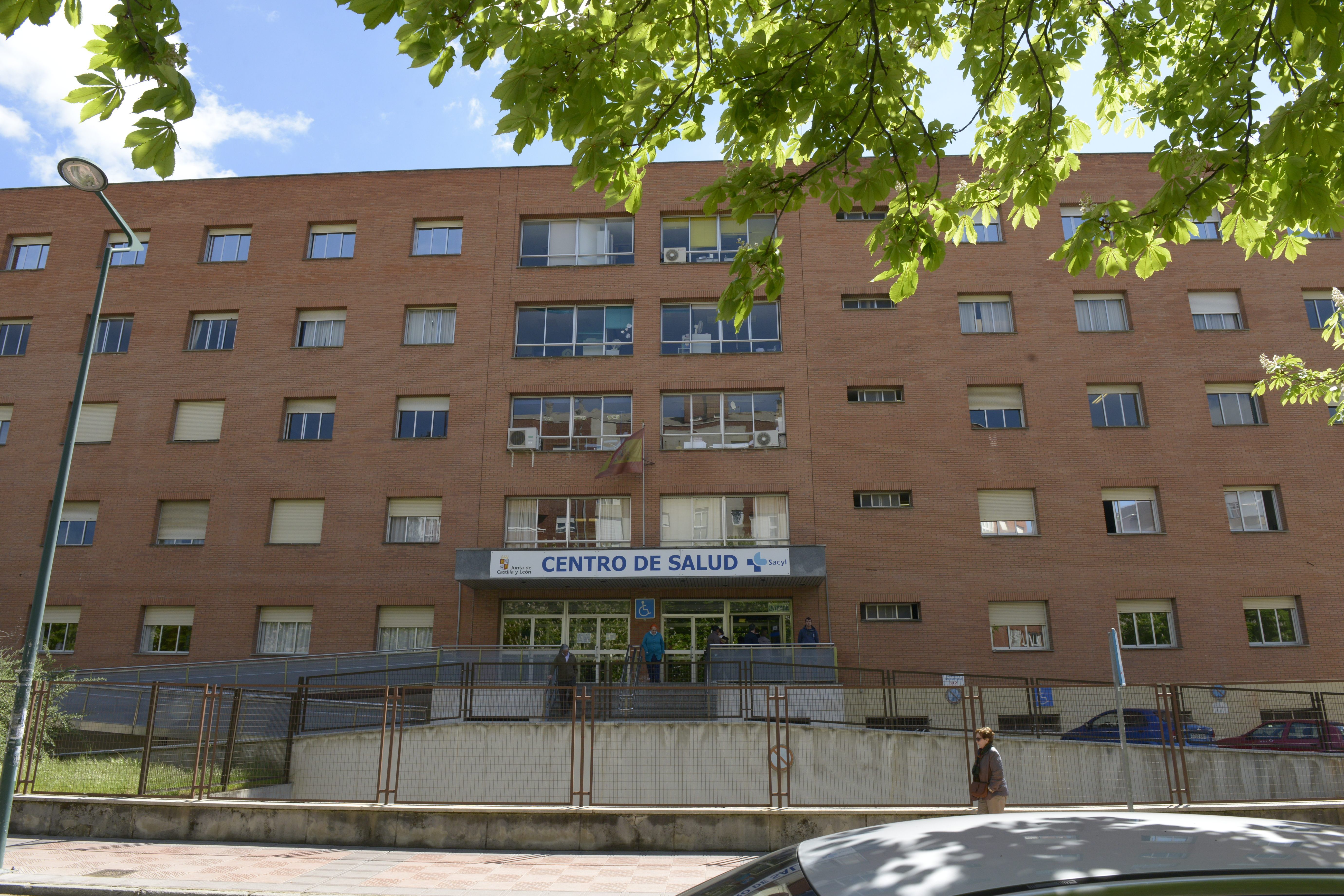 Imagen exterior del centro de salud de José Aguado. | MAURICIO PEÑA