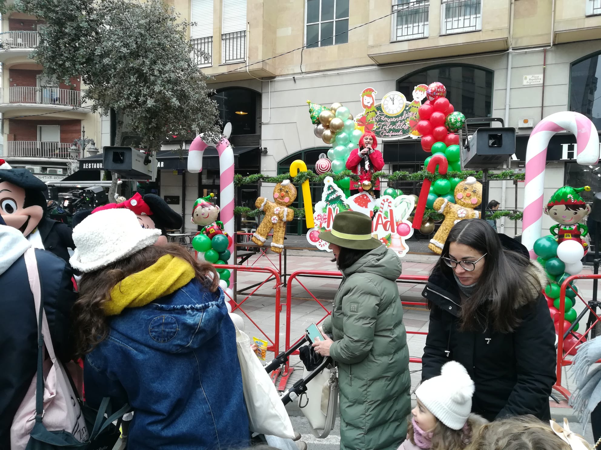 Campanadas infantiles de fin de año en Ponferrada. | MAR IGLESIAS