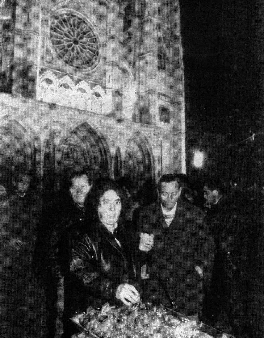 La imagen de aquella Nochevieja ante la Catedral fue portada en La Crónica 16 el día 2 de enero de 1993. | MAURICIO PEÑA