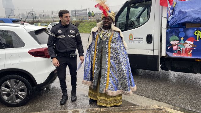 Campaña solidaria de la Policía Municipal de Ponferrada. | JAVIER FERNÁNDEZ